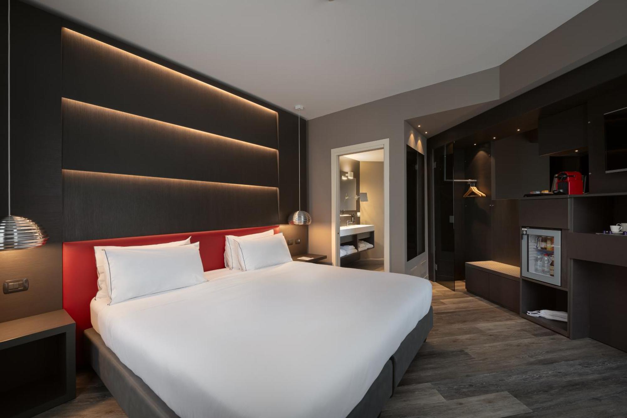 Palace 4*
